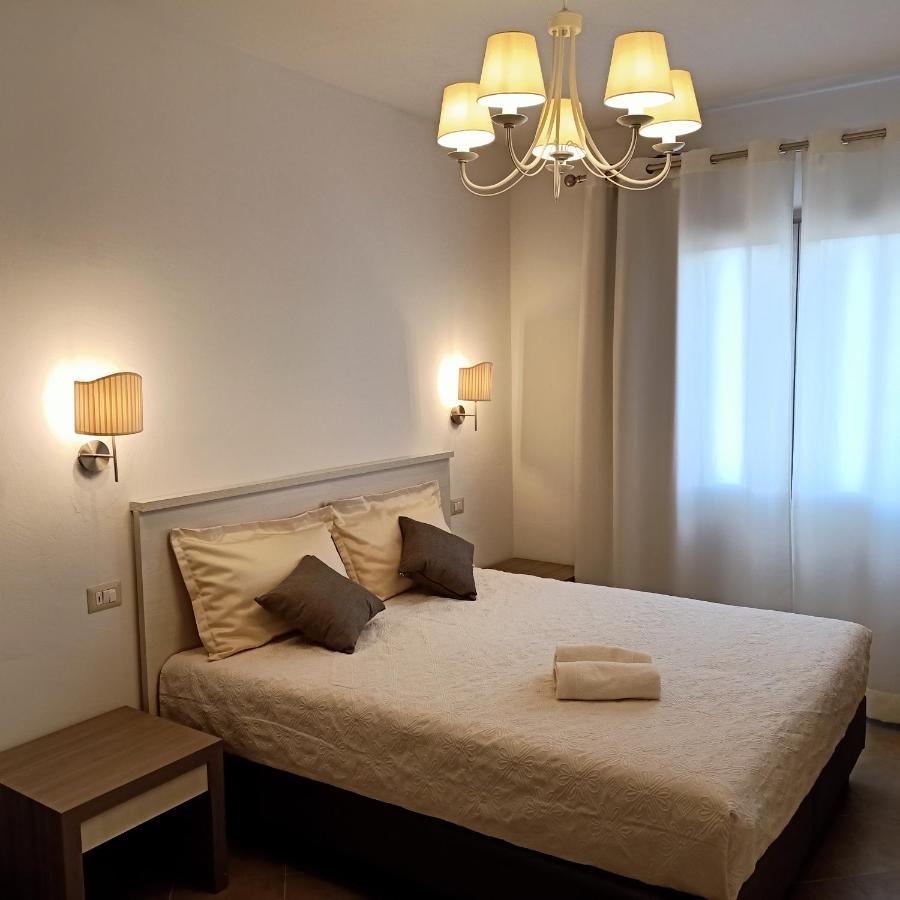 Residenza L'Alzoni Hotel ซาน เตโอโดโร ภายนอก รูปภาพ