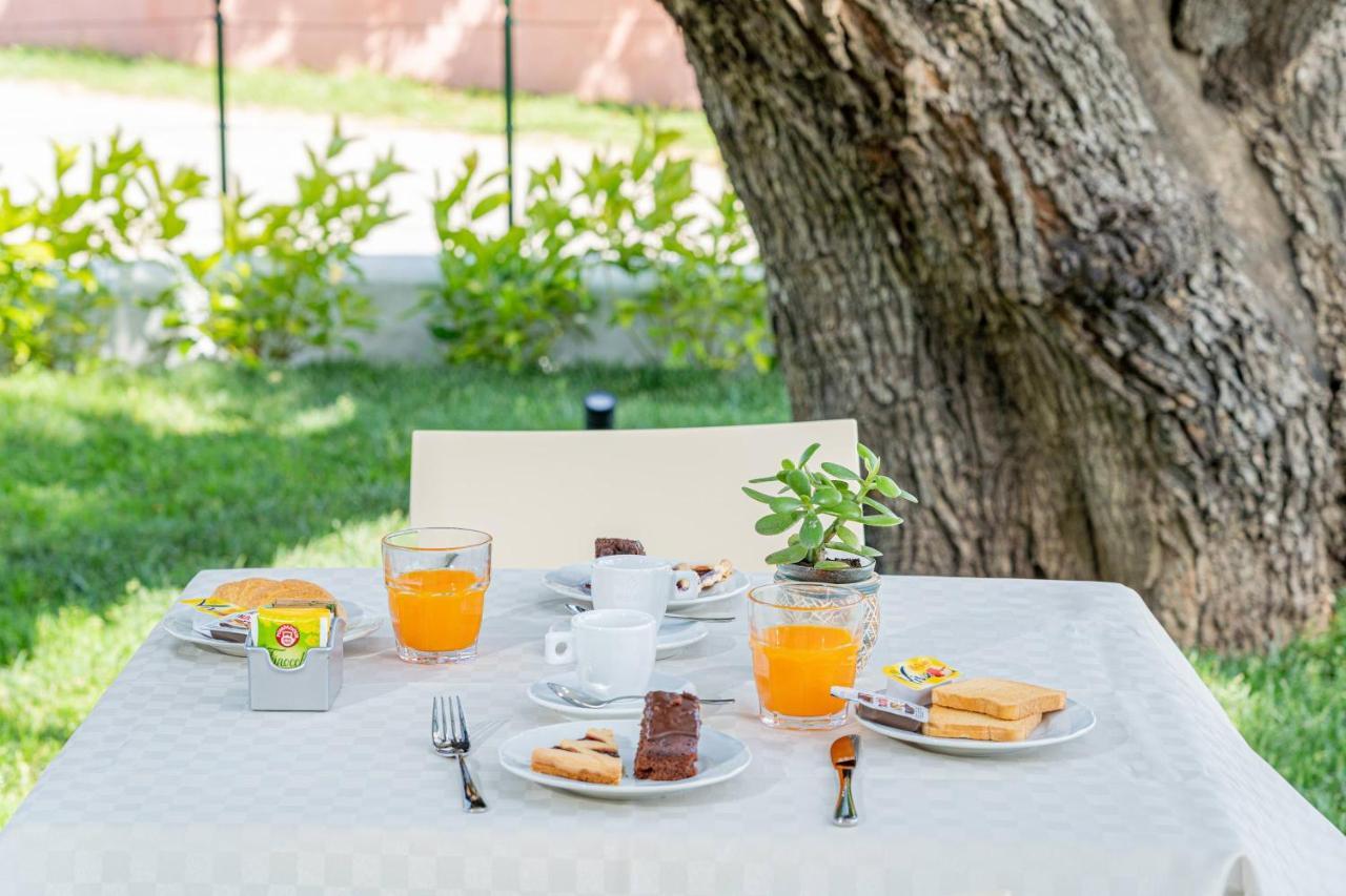 Residenza L'Alzoni Hotel ซาน เตโอโดโร ภายนอก รูปภาพ
